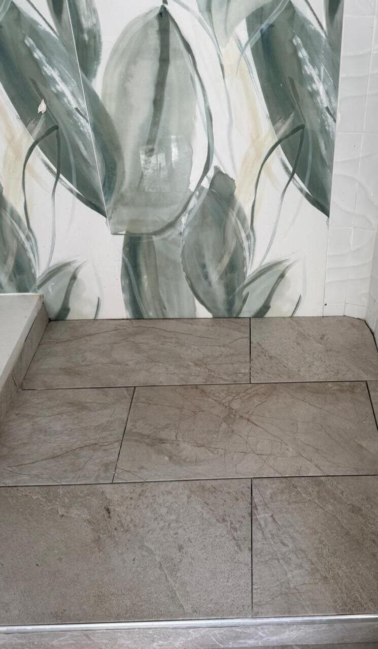 Habitación con piso cerámico porcelanico gran formato 120×90